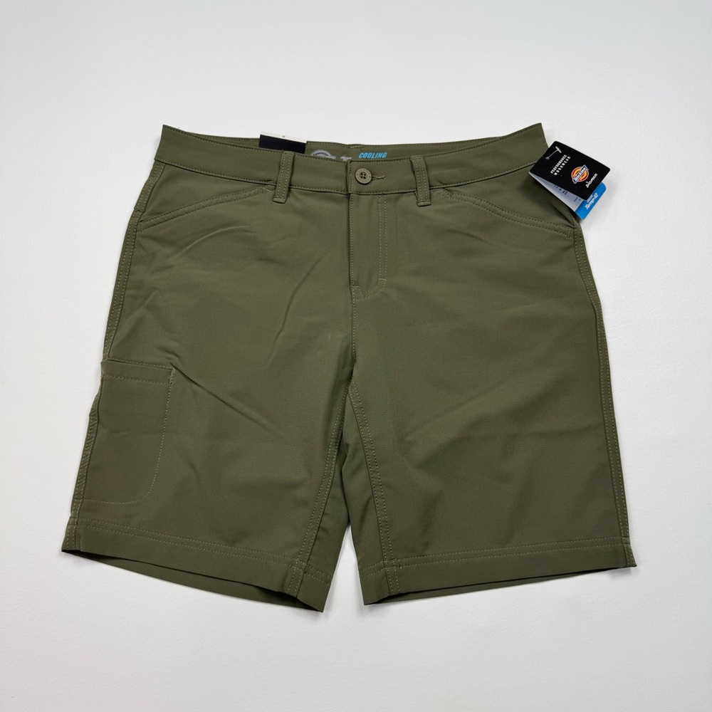 NEW! Women’s Dickies Performance Workwear Temp-iQ Shorts Size 6 W/Tags